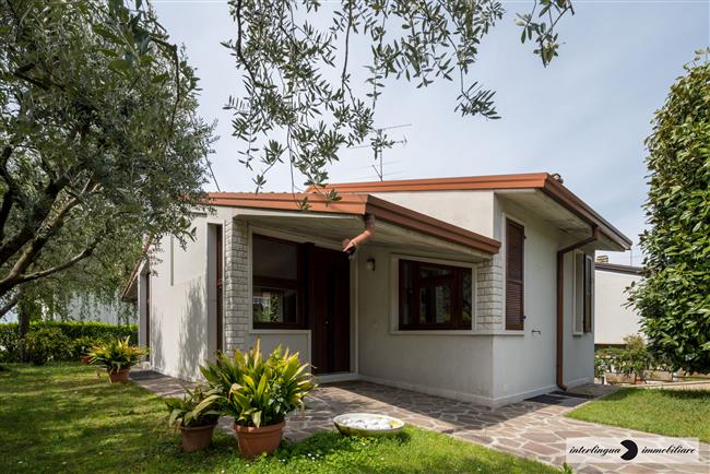 Big single villa in Lazise lake Garda